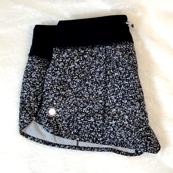 Lululemon Floral Speed Up Shorts! 2.5” Low Rise! EUC! Size 8! - Picture 3 of 5